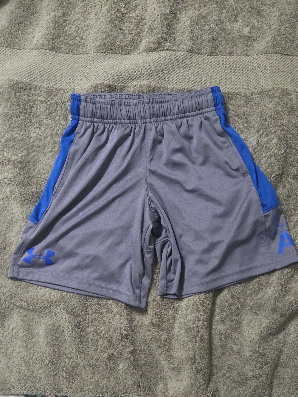 Under Armour boys youth xs Gray Athletic Shorts with Blue Panels